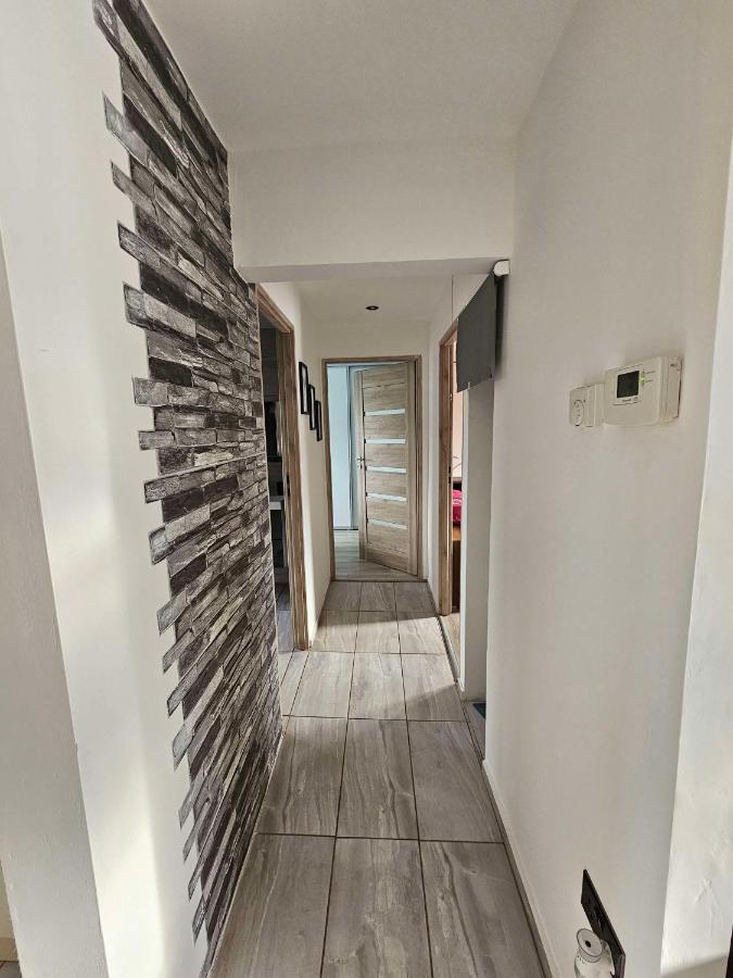 Modern Urban Haven: Stylish Getaway Lägenhet Lisburn Exteriör bild